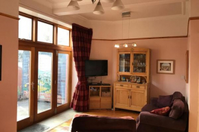 Beautiful and Spacious Victorian Town House, Edinburgh